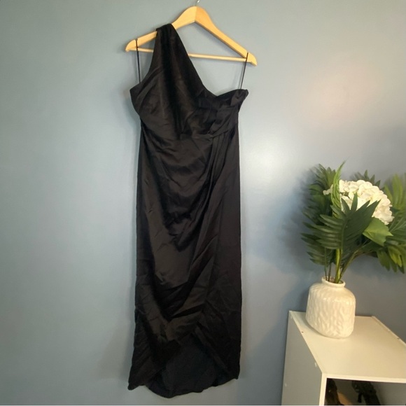 Showpo Felt So Happy Dress In Navy NWT - Picture 2 of 11